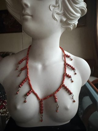 Collar Coral de madera veraniego