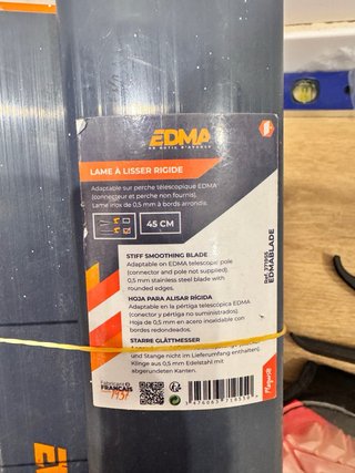 Lote herramientas: lijadora, discos, spray
