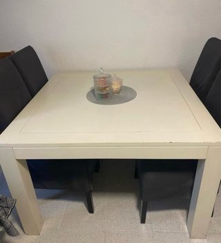 Mesa de comedor de madera blanca 120x120