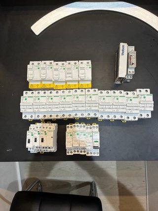 Magnetotérmicos y Diferenciales Schneider