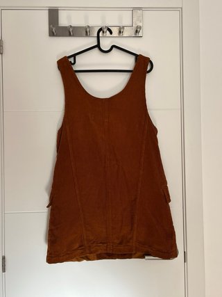 Vestido pichi pana Zara camel