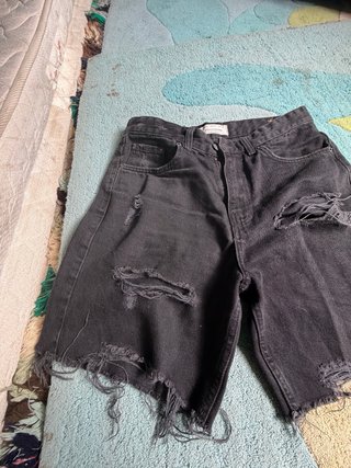 Pantalón vaquero negro Pull&Bear desgastado