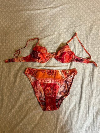 Bikini fantasia etnica arancio e rosso