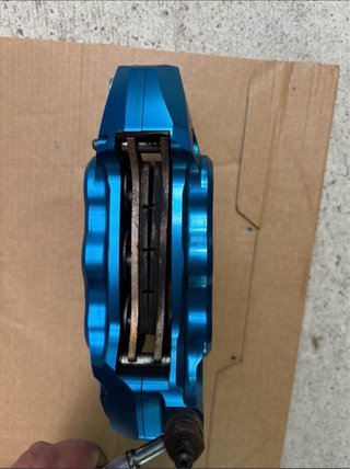 Beringer 6 pistões azul com disco