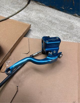 Beringer 6 pistões azul com disco