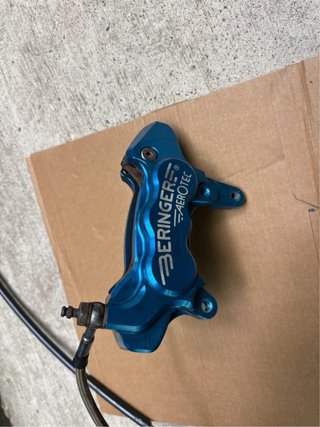 Beringer 6 pistões azul com disco