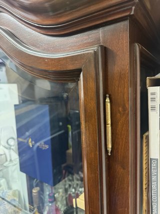 Vetrina in legno e vetro