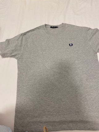 Camiseta Fred Perry Gris Talla XL Chico