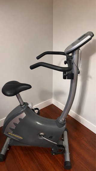 Bicicleta Estática BH Fitness Rhino Digital