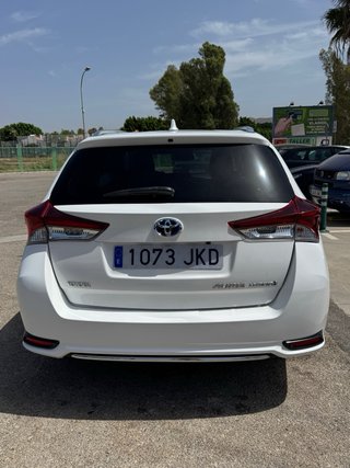 Toyota Auris Hybrid+GLP ECO 2015