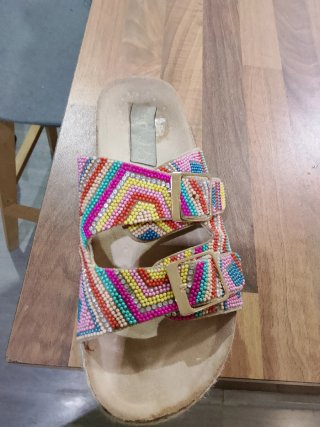 Sandalias de verano con pedrería
