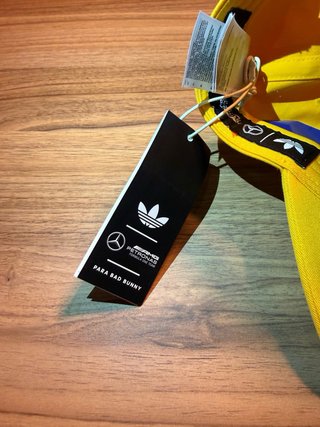 Gorra Adidas Mercedes Bad Bunny