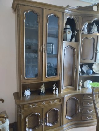 Mueble comedor madera maciza clásico