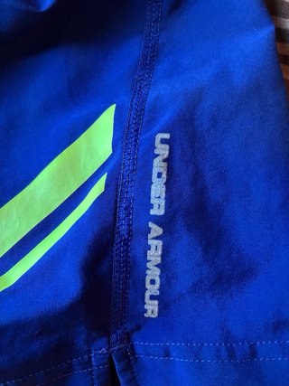 Pantaloneta Under Armour Azul y Verde