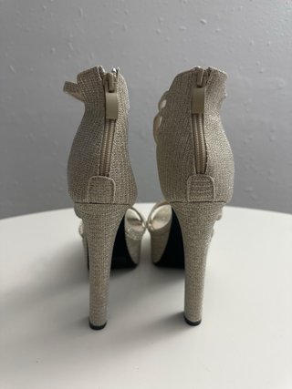 Sandalias doradas tacón plataforma