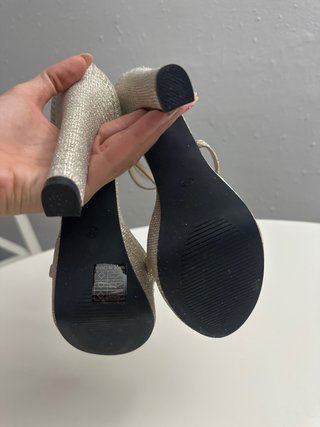 Sandalias doradas tacón plataforma