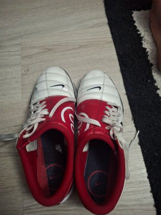 Botas de fútbol Nike Total 90 (usadas) us9 Eur42,5