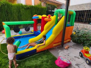 Alquiler Castillo hinchable piscina para niños
