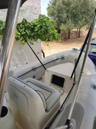 Lancha semirrígida con Yamaha 40cv 4t con remolque