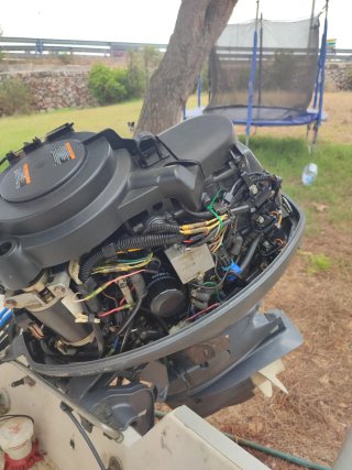 Lancha semirrígida con Yamaha 40cv 4t con remolque