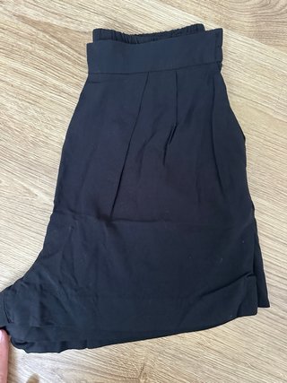 Shorts H&M negros, muy frescos