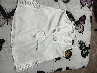 Blusa tirantes blanca con detalles