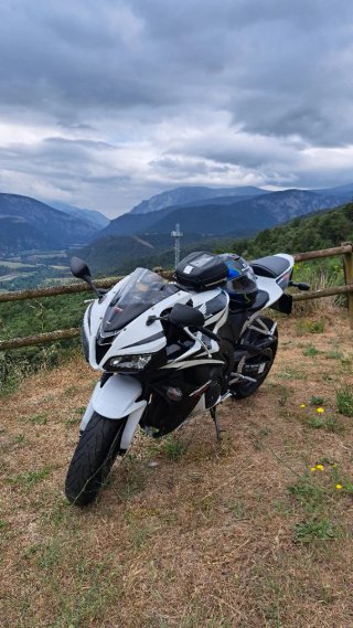 Honda CBR 600RR 2007 Blanca y Negra