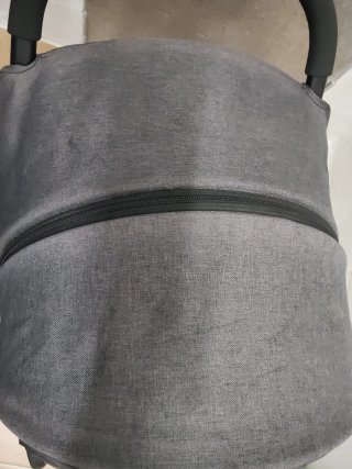 Silla de paseo gris,saco de invierno y funda veran