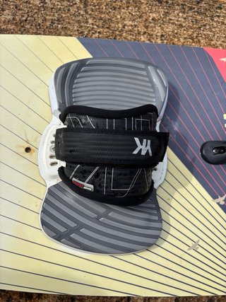 Tabla Kitesurf Cabrinha Rival +Cuerda Jobe+ funda