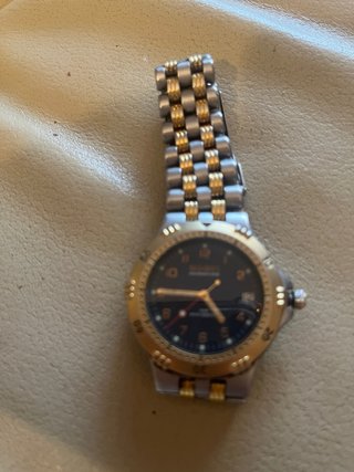Reloj Adidas Acero Dorado y Plateado sin casi uso