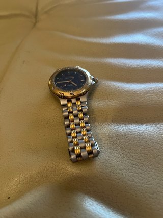 Reloj Adidas Acero Dorado y Plateado sin casi uso