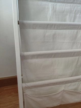 Estantería infantil de tela y madera