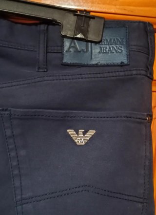 Pantalón azul Armani. Talla 34