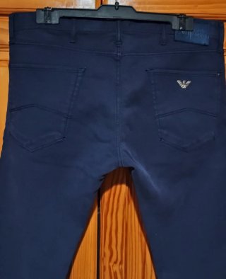 Pantalón azul Armani. Talla 34