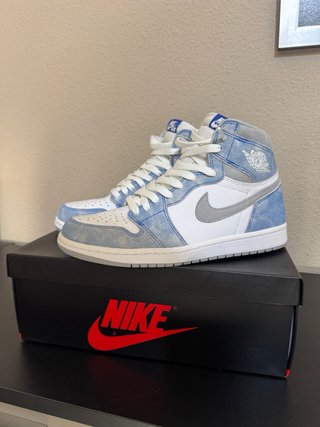 Jordan 1 Retro High OG Hyper Royal