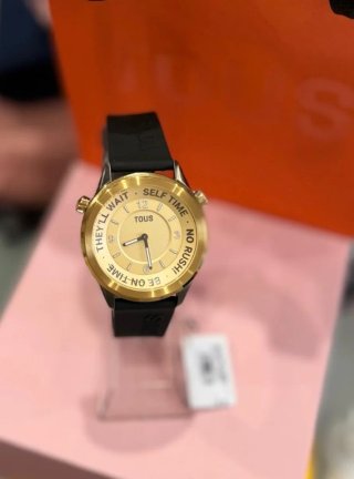 Reloj Tous Dorado y Negro