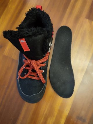 Botas Quechua Monte/Nieve Negras y Rojas