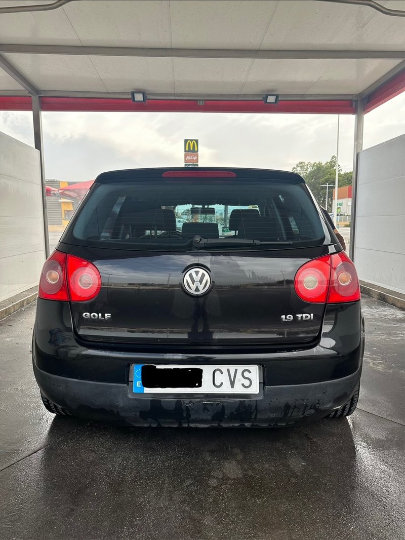 Volkswagen Golf V 1.9 TDI - foto 1