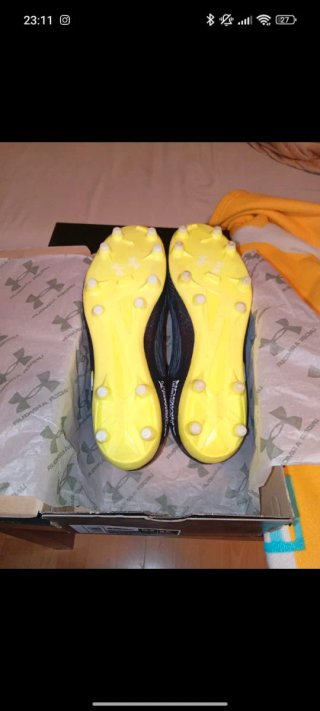 Botas de fútbol Under Armour UA Magnético Pro 4 FG