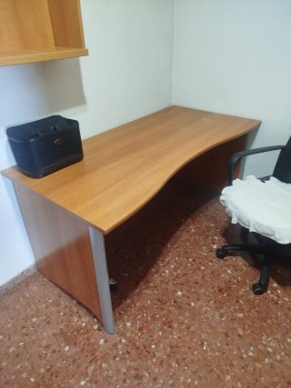 Escritorio curvo de oficina