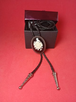 Corbata Bolo-Tie Rosa Blanca
