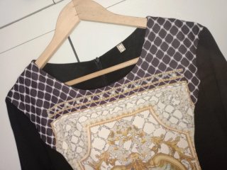 Vestido gasa manga al codo  estampado por delante
