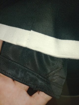 Vestido Negro con rallas blancas y Flores Multicol
