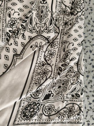 Camisa blanca estampado paisley Talla M