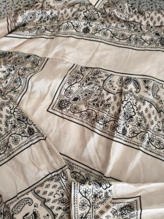 Camisa blanca estampado paisley Talla M