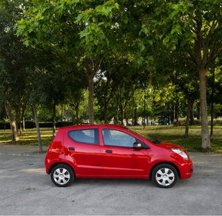Suzuki Alto (pequeño, ideal para ciudad)