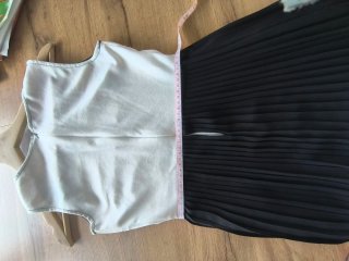 Vestido elegante color crudo y negro