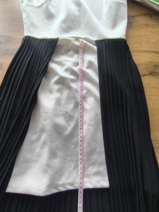 Vestido elegante color crudo y negro