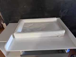 Cambiador bebé blanco y gris 113x93