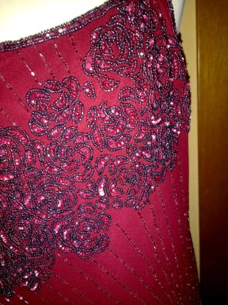 Vestido de fiesta morado y rojo